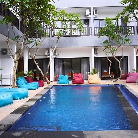 Summer Of Surf Hostel Uluwatu Ungasan Εξωτερικό φωτογραφία