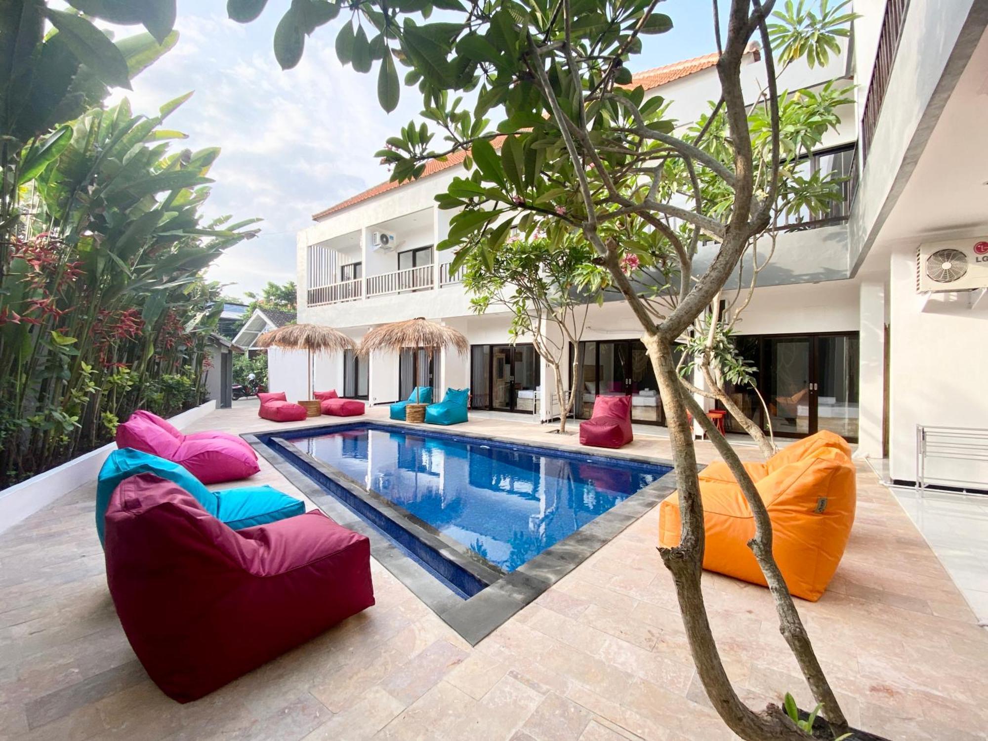 Summer Of Surf Hostel Uluwatu Ungasan Εξωτερικό φωτογραφία
