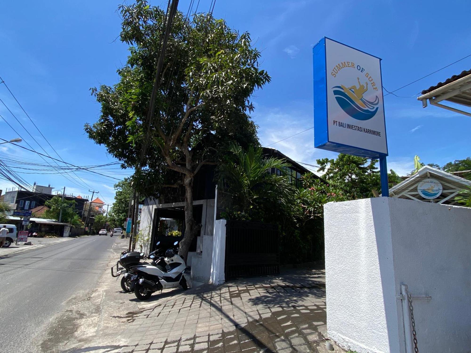 Summer Of Surf Hostel Uluwatu Ungasan Εξωτερικό φωτογραφία