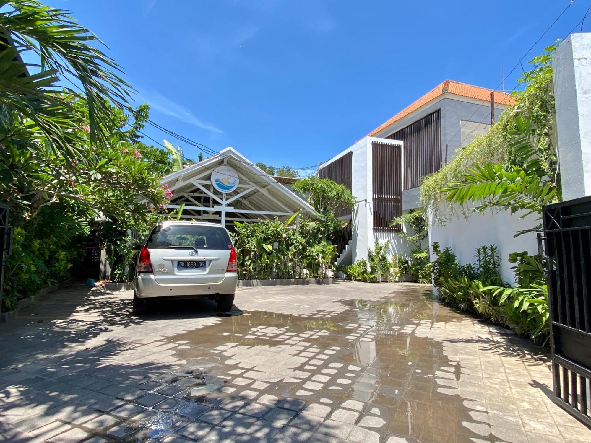 Summer Of Surf Hostel Uluwatu Ungasan Εξωτερικό φωτογραφία