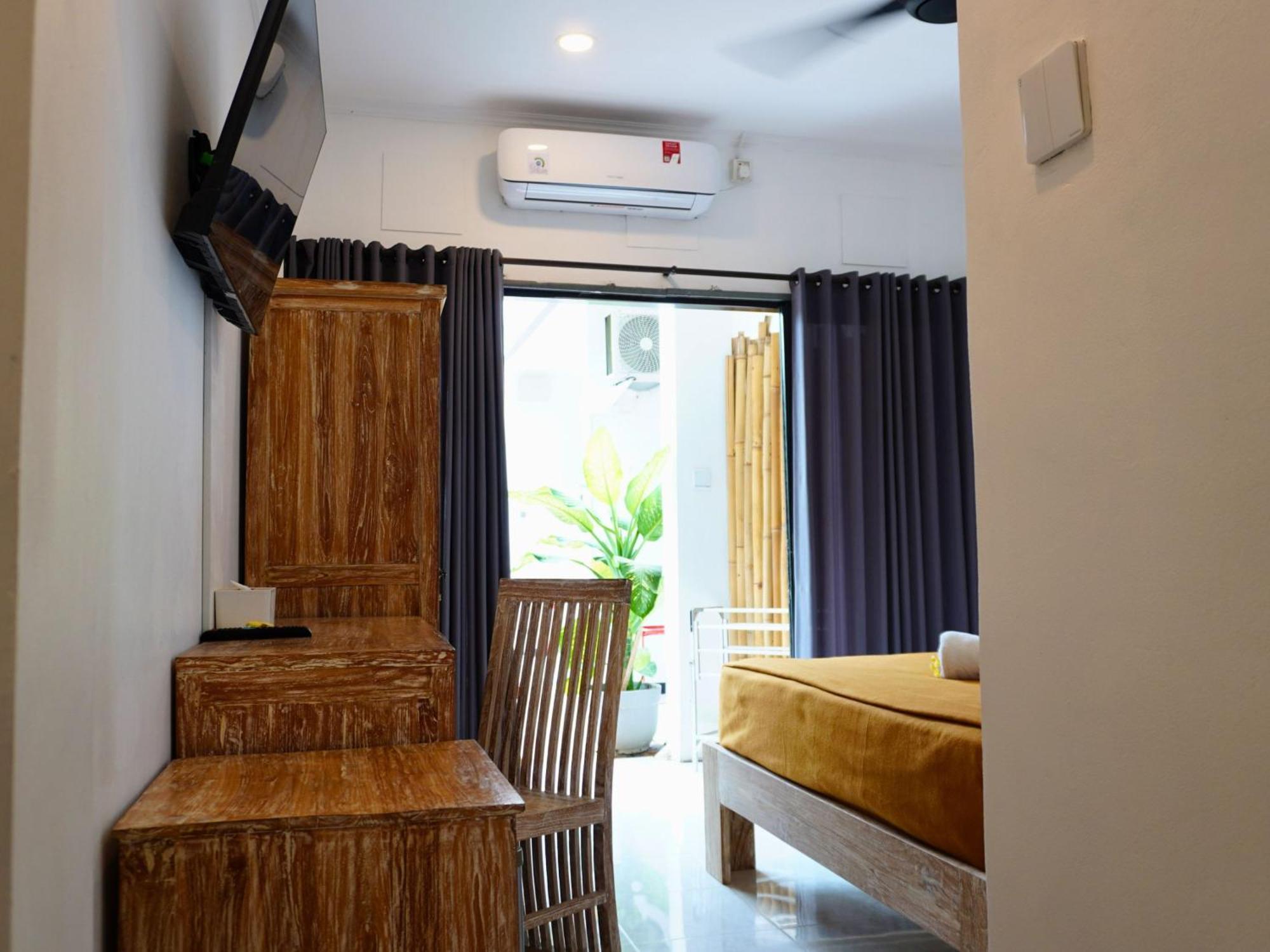 Summer Of Surf Hostel Uluwatu Ungasan Εξωτερικό φωτογραφία