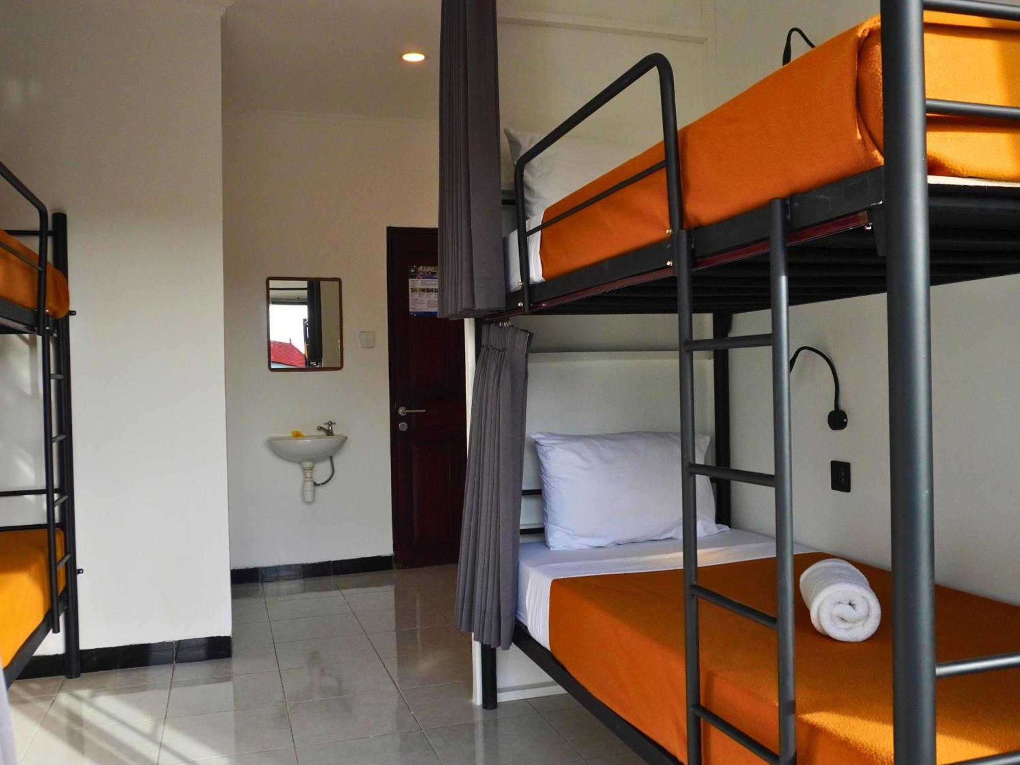 Summer Of Surf Hostel Uluwatu Ungasan Εξωτερικό φωτογραφία