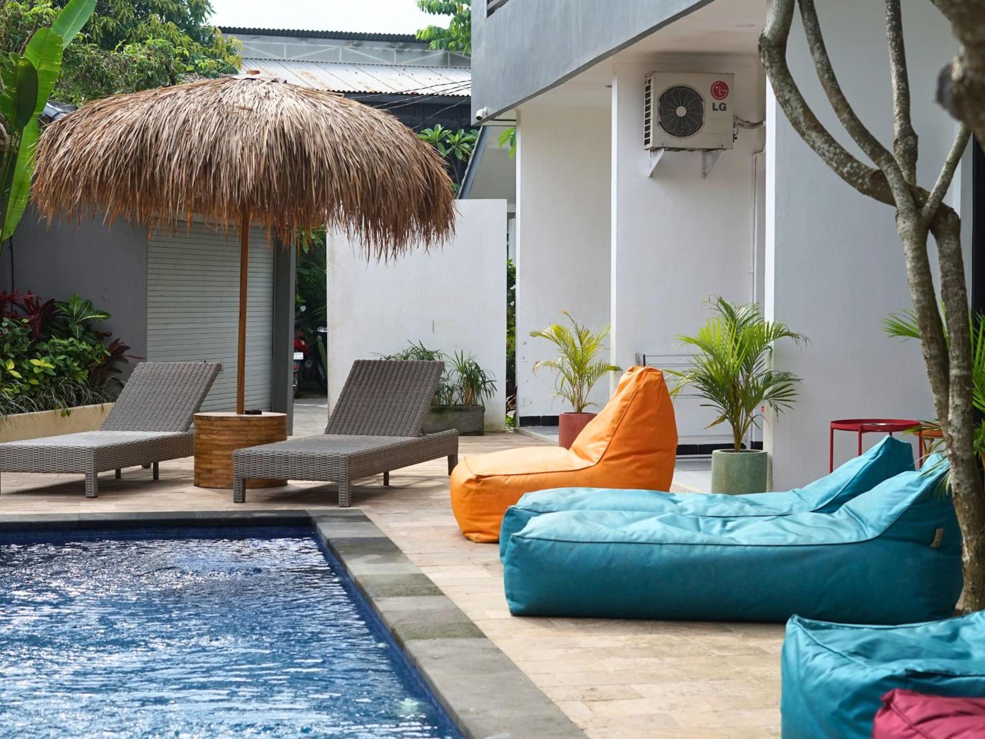 Summer Of Surf Hostel Uluwatu Ungasan Εξωτερικό φωτογραφία