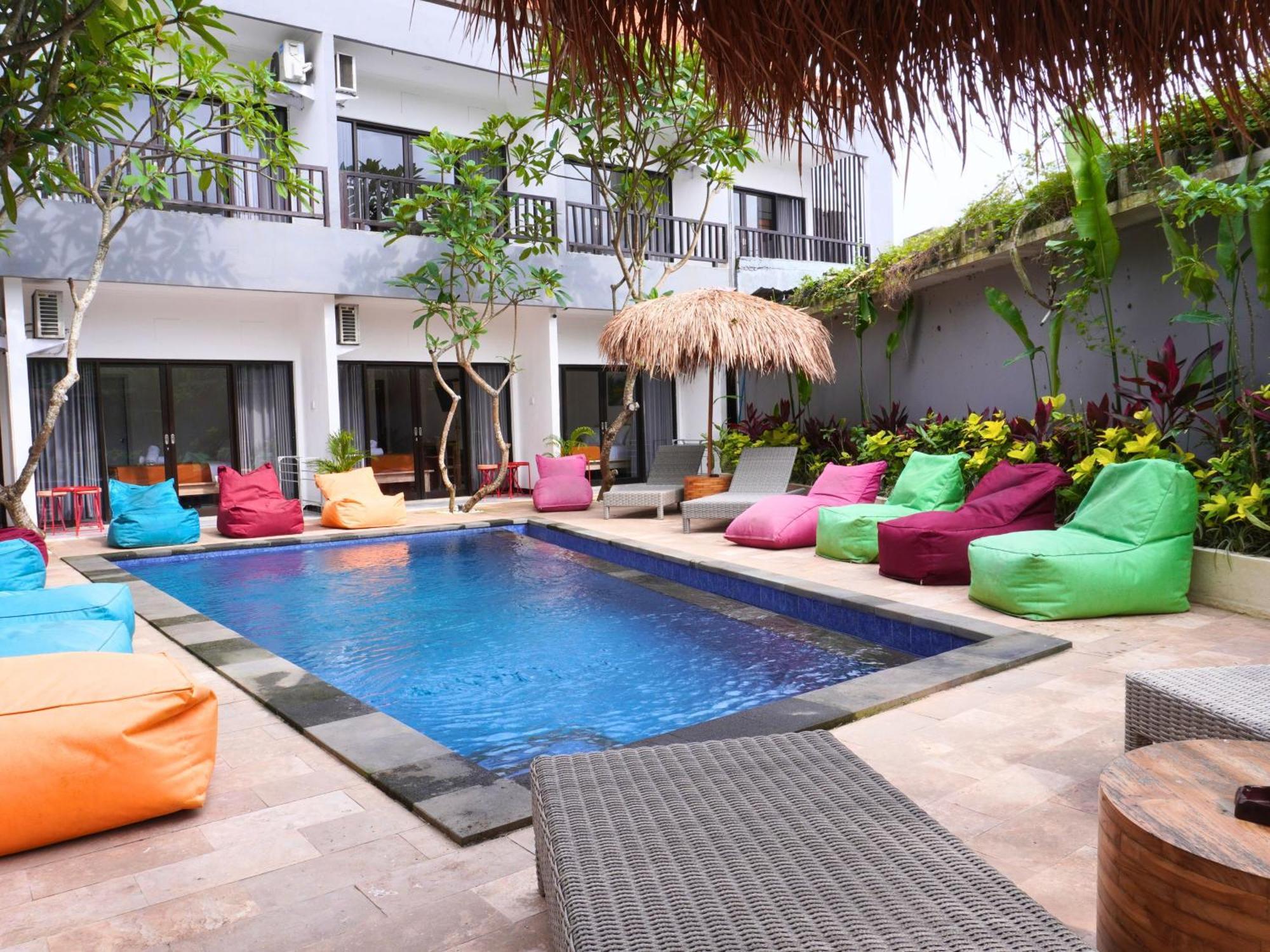 Summer Of Surf Hostel Uluwatu Ungasan Εξωτερικό φωτογραφία