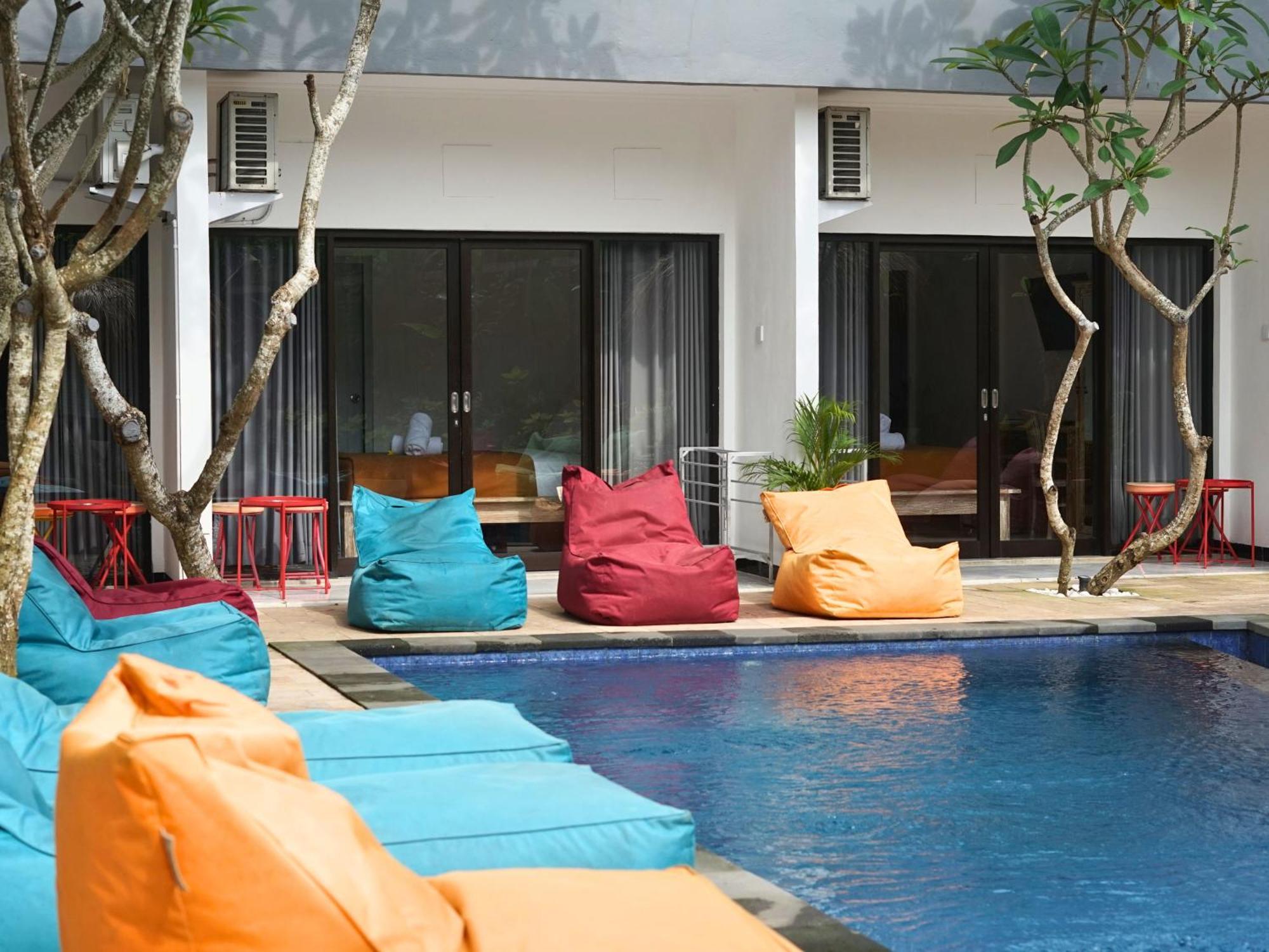 Summer Of Surf Hostel Uluwatu Ungasan Εξωτερικό φωτογραφία