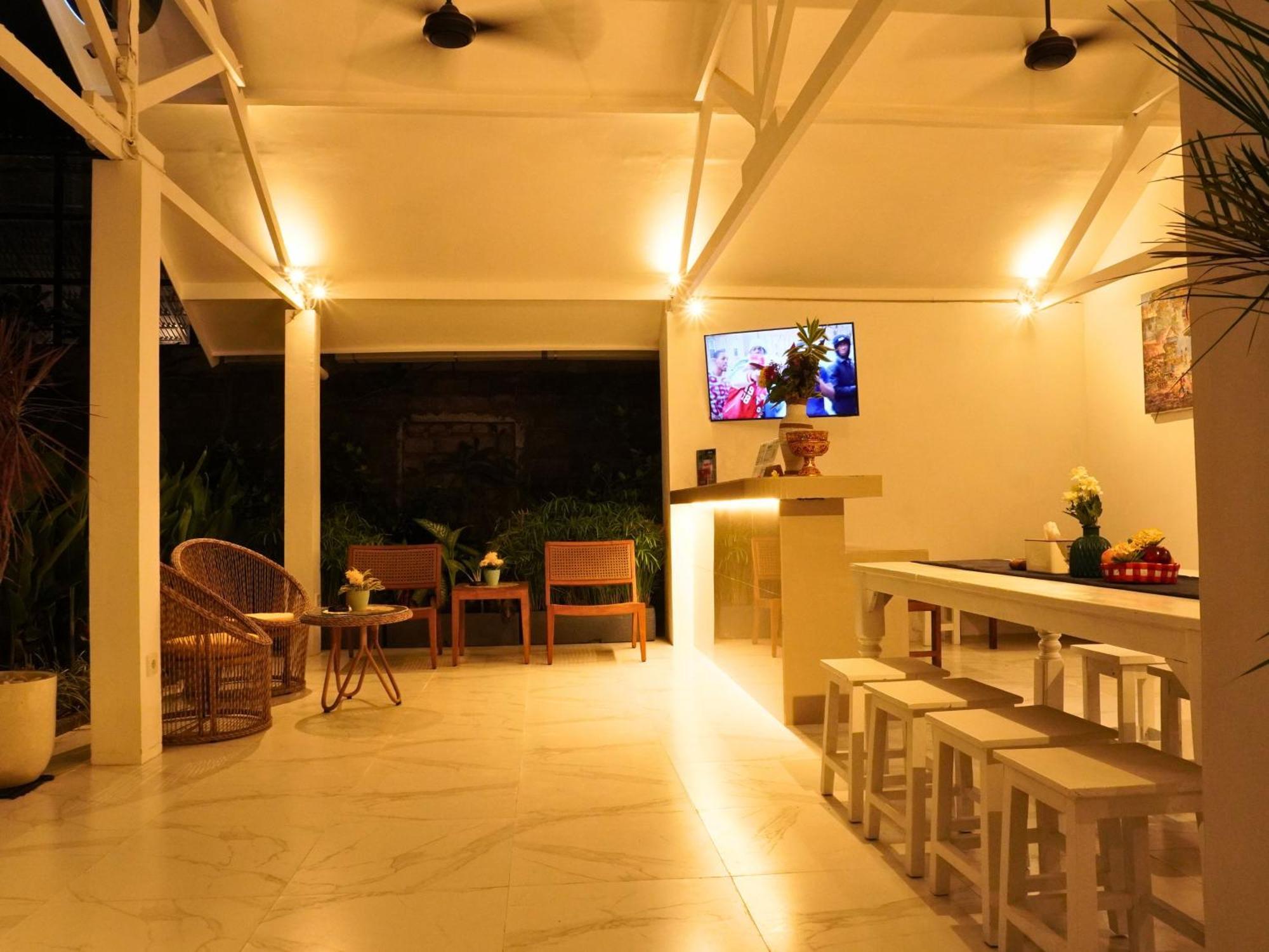 Summer Of Surf Hostel Uluwatu Ungasan Εξωτερικό φωτογραφία